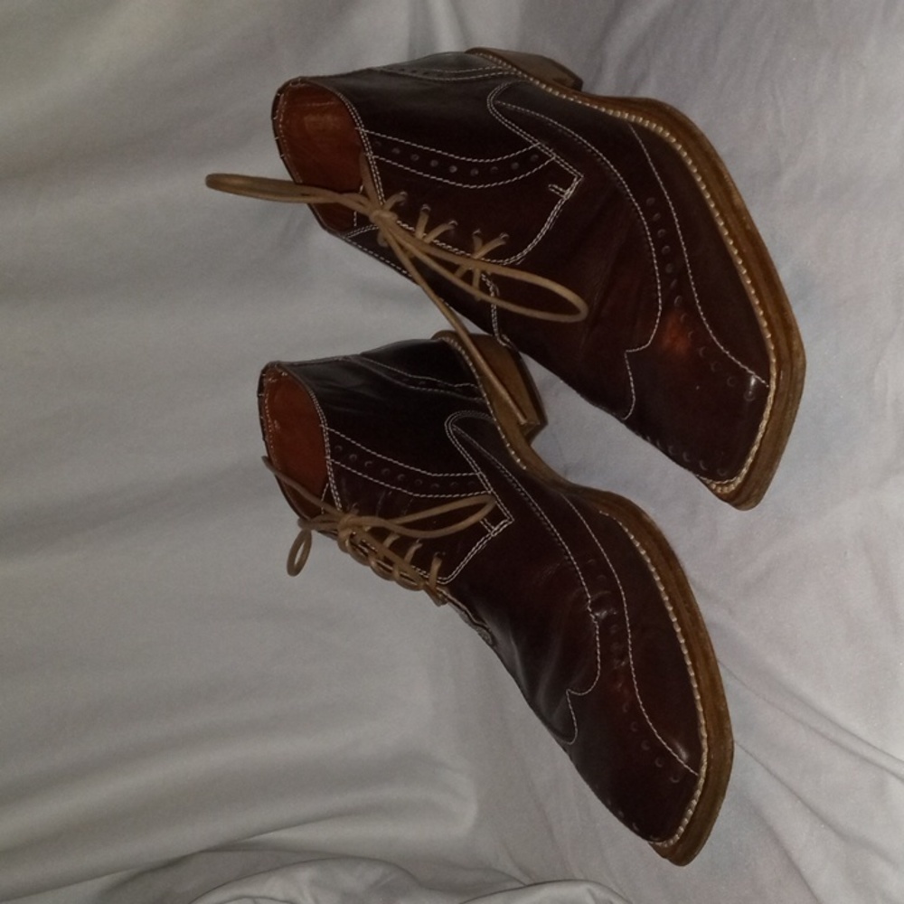 Juno:  The "Ultimate" Men's Shoe